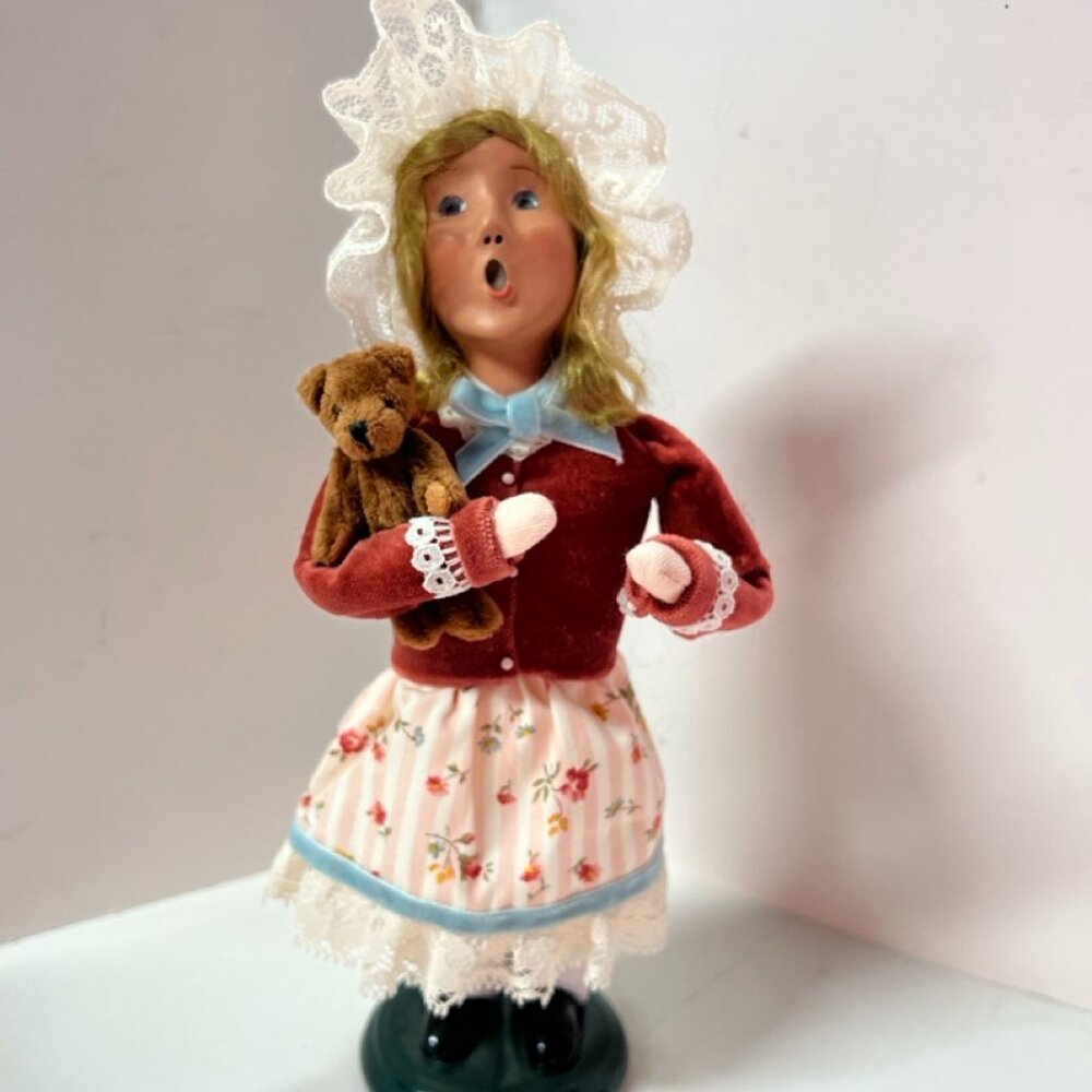 Byers Choice Colonial Country Spring Girl Teddy Bear Bonnet The Carolers